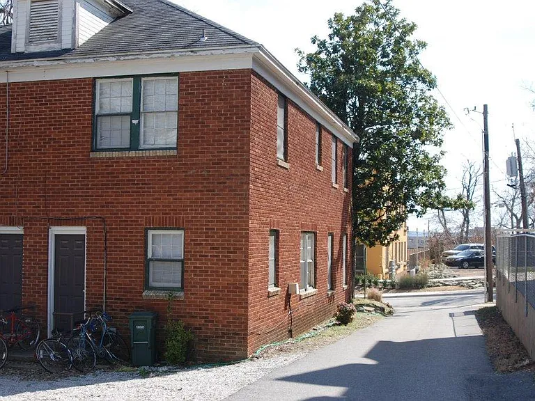 616 W Lafayette St — Photo 2
