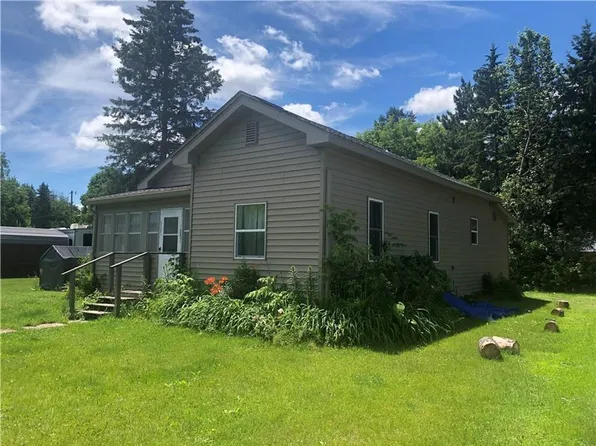 1035 N Alvey St, Bruce, WI 54819