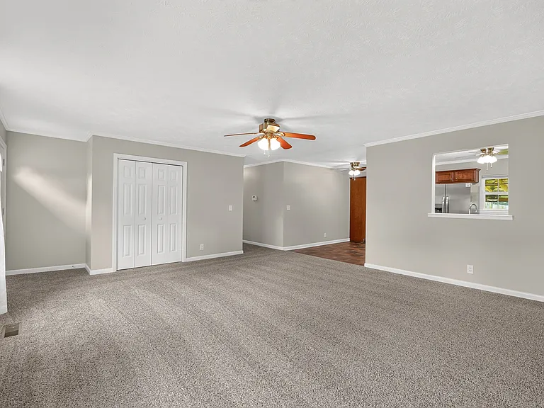 2504 Angelyn Dr — Photo 8