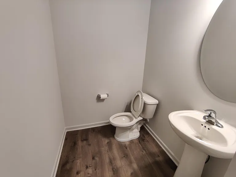356 N Great White Way — Photo 7