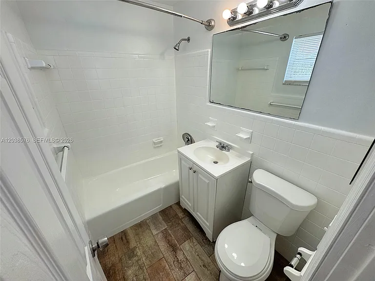 207 SE 4th Ave #WEST — Photo 5