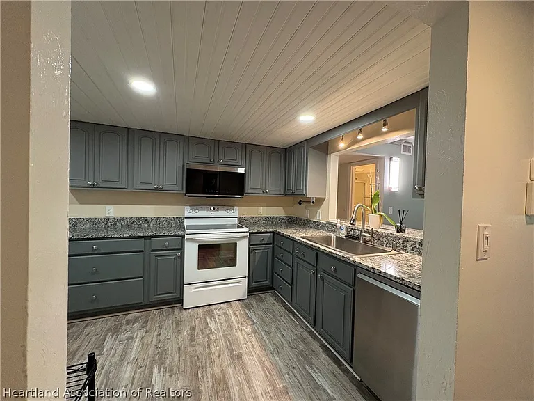 4410 Lafayette Ave — Photo 4