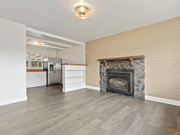 4th image of 702 E Tallent St