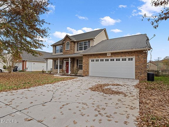 3rd image of 6472 Painter Farm Ln