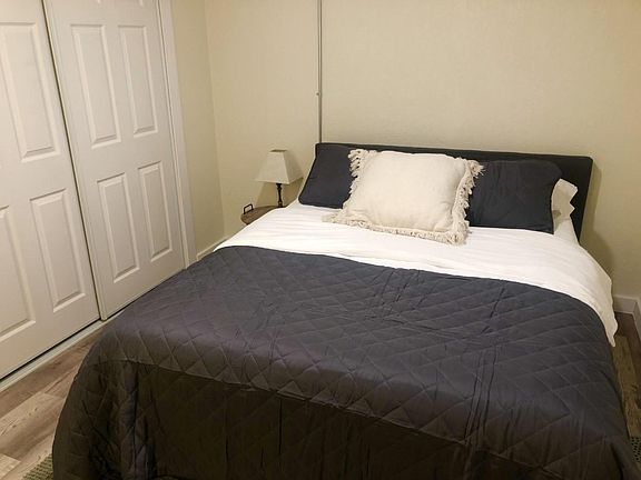 2nd image of 983 Longstaff St