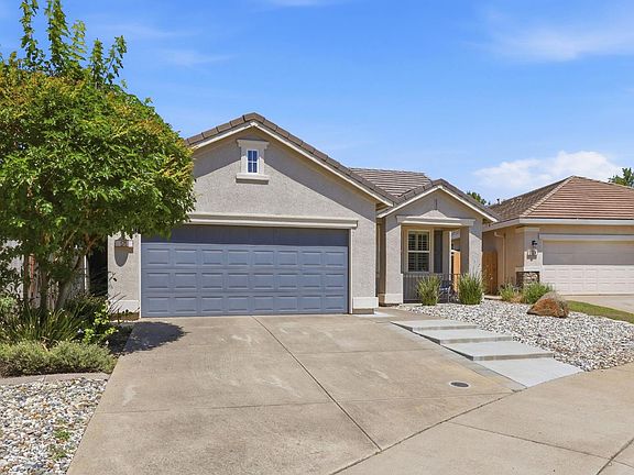 2nd image of 576 Sutherland Ranch Ln