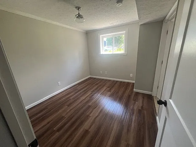 4901 Woodsend Rd — Photo 23