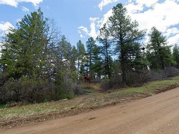 2nd image of 422 Oakridge Drive