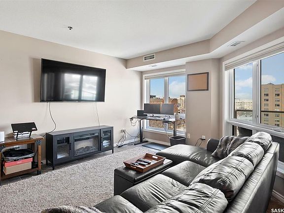 5th image of 902 Spadina Cres E #1105