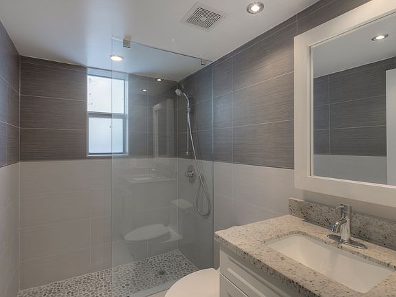 3rd image of 1341 15th St APT 106