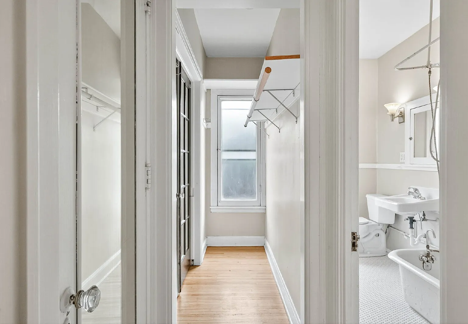 1 bed, 1.0 bath, 800 sqft, $1,097 — Photo 4