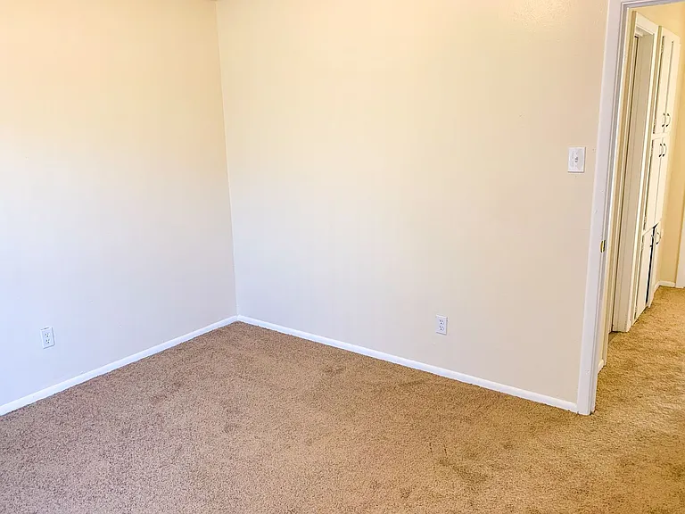 536 Madeira Dr SE — Photo 22