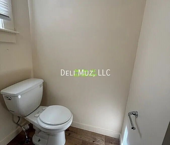 730 Covert Ave — Photo 8
