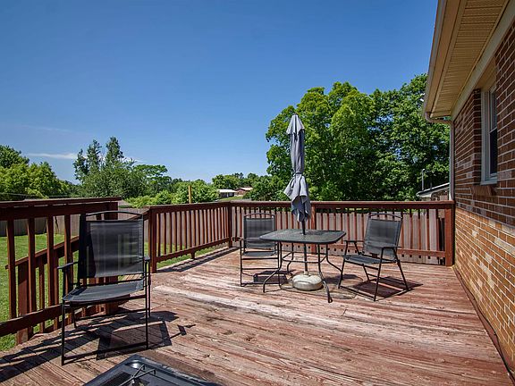 4th image of 5484 Mitchell Dr