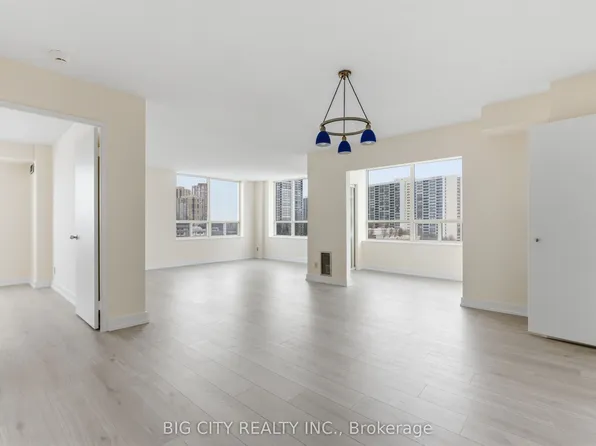 215 Wynford Dr #1006, Toronto, ON M3C 3P5