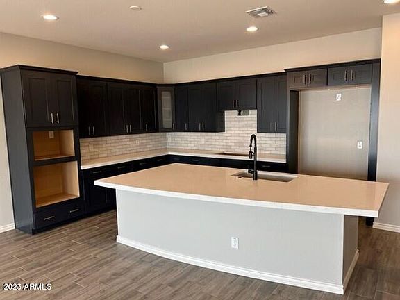 3rd image of 2982 W MARTINEZ Drive S