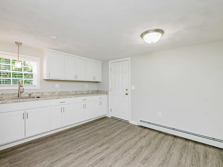 500 Victory Hwy #13 — Photo 4