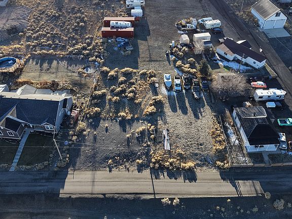 3rd image of 253 W Railroad St