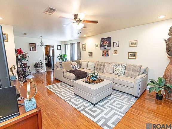 4th image of 3224 Kings Canyon Dr