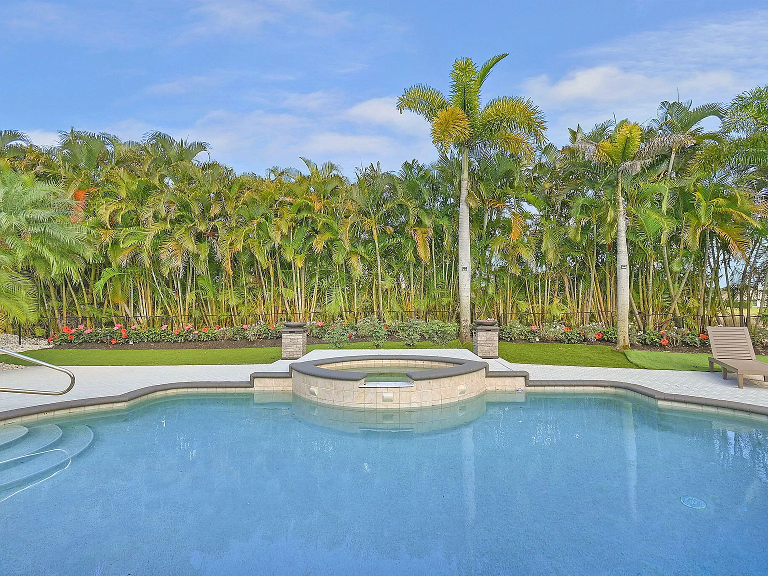 6 bed, 4.0 bath, 3345 sqft, $13,000 — Photo 2