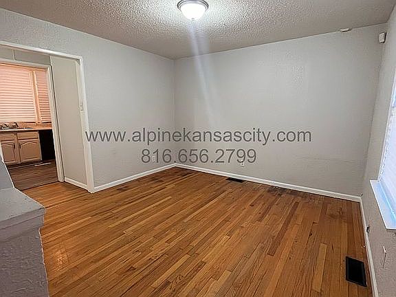 5th image of 4715 E 44th St