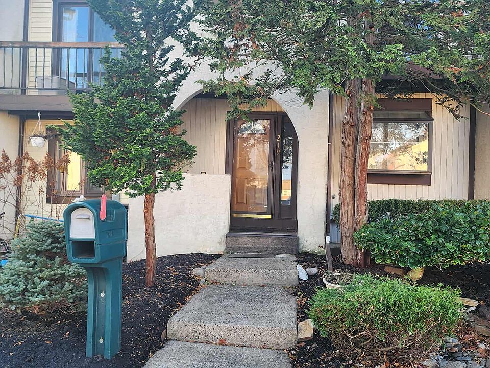 1st image of 219 Payne Ct