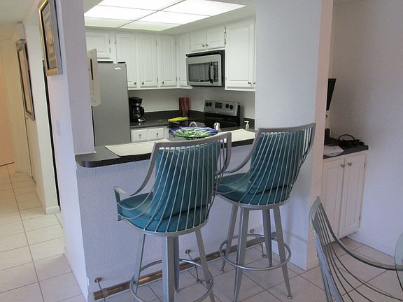 4th image of 1565 SE Royal Green Cir #106