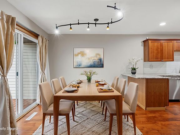 4th image of 645 Portland Pl