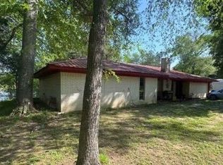 260 Lakeshore Dr, Fairfield, TX 75840