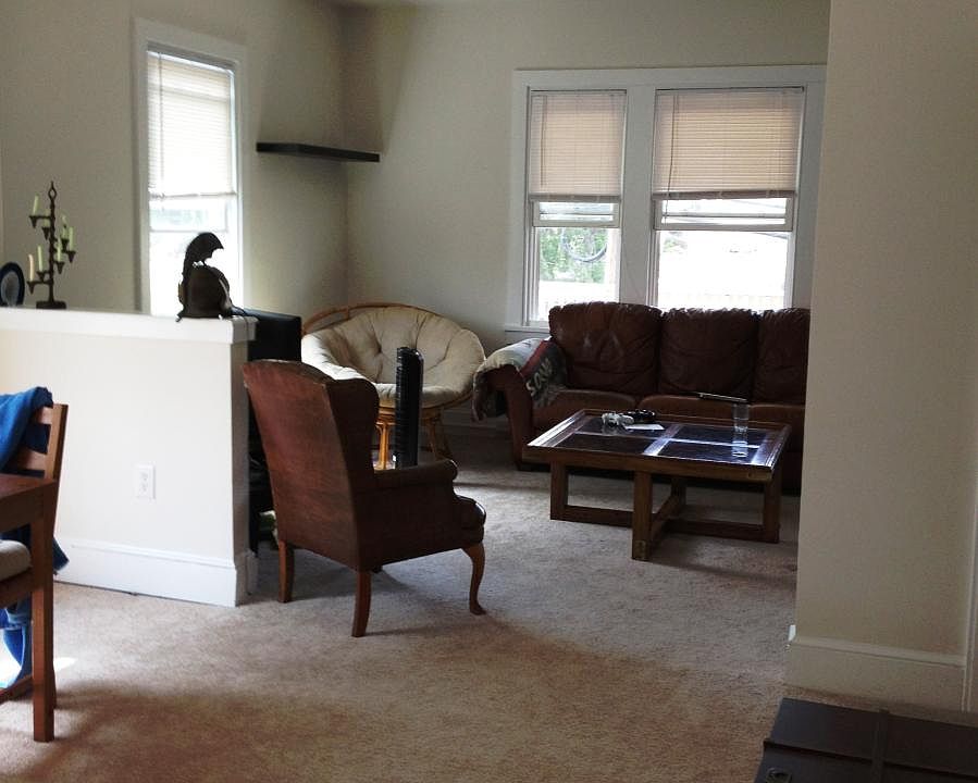 2nd image of 200 E Cypress St #2