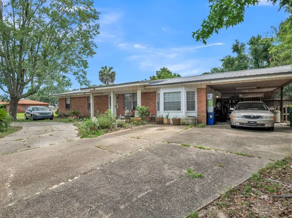 734 E Hollywood Blvd, Mary Esther, FL 32569