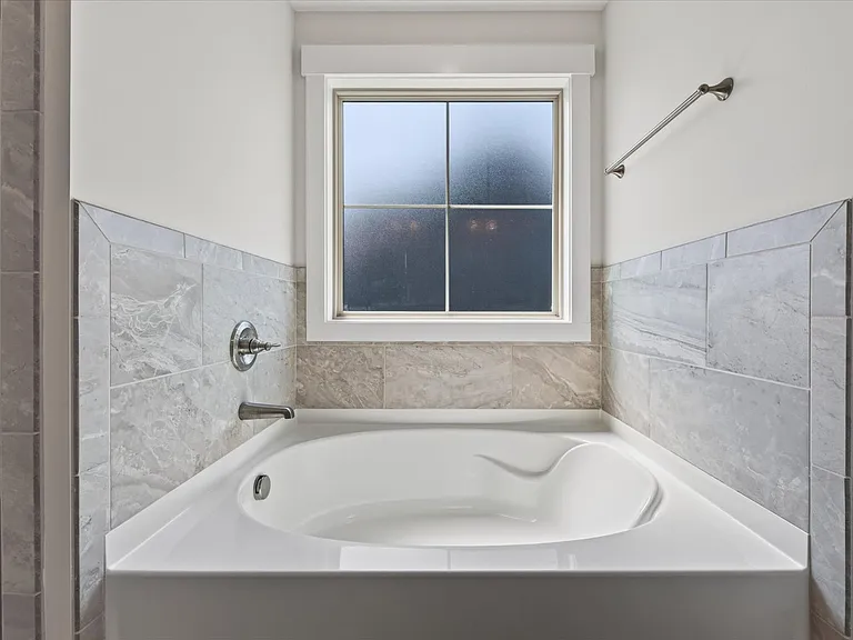 393 Frontier Dr — Photo 23