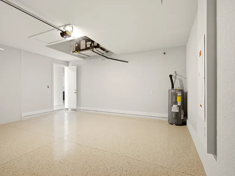 3518 NE 21st Pl — Photo 29