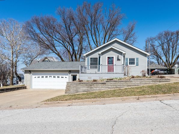110 W Wool St, Avoca, IA 51521