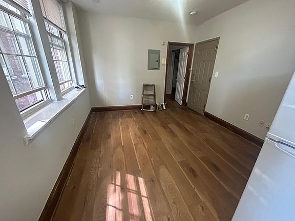 2nd image of 5098 Walnut St #C300