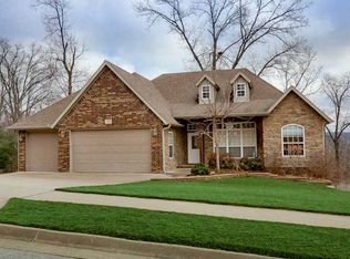 1402 NE Bluff Spring Ave, Bentonville, AR 72712