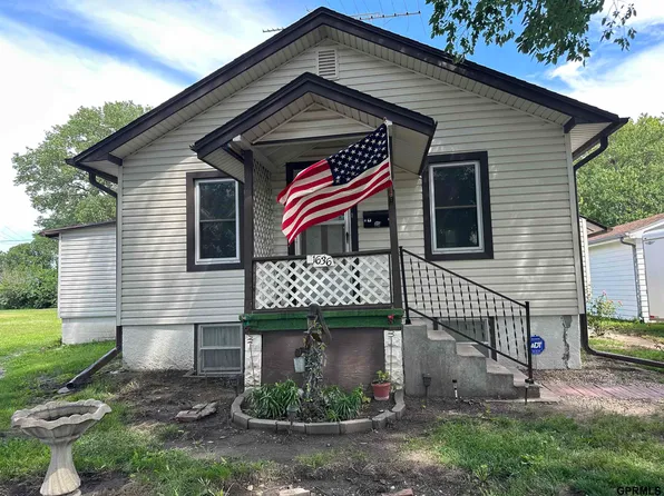 1636 Juniper Ave, Crete, NE 68333