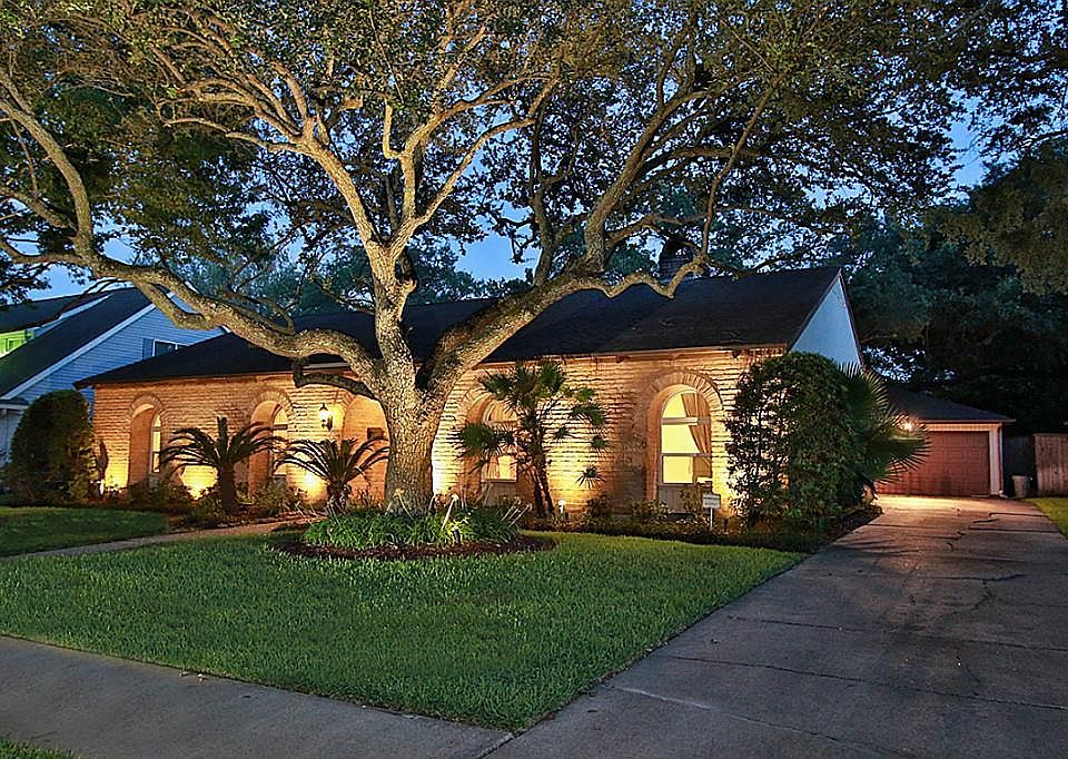 1st image of 7607 Meadowvale Dr