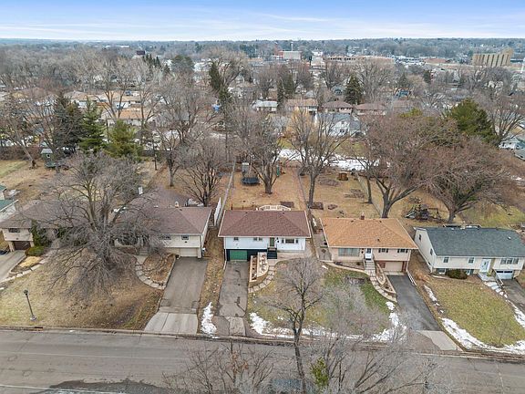 5th image of 1715 Louise Ave