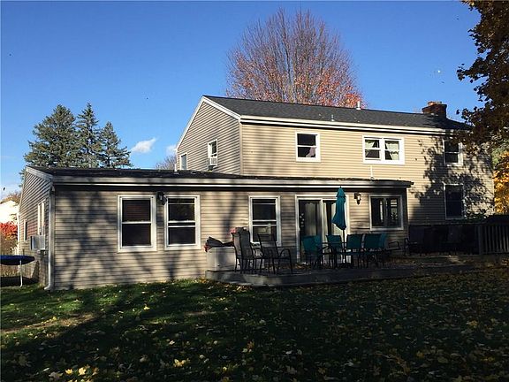 3rd image of 55 Sturbridge Ln
