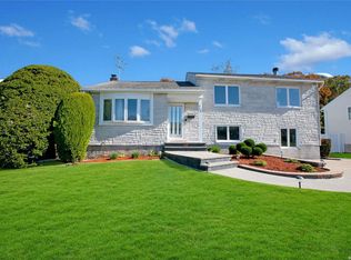 35 Regina Rd, Farmingdale, NY 11735