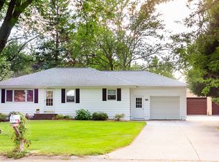 301 Larick Dr, Marion, IA 52302