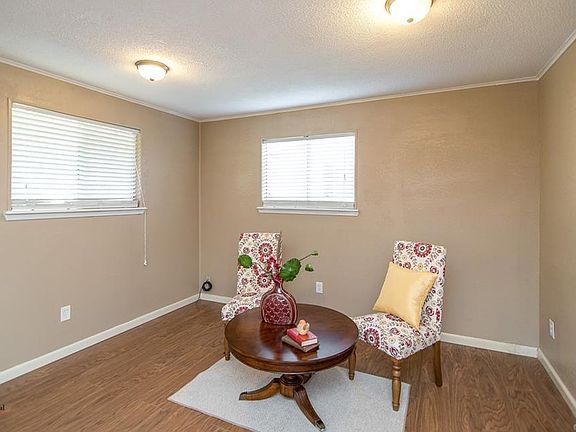 5th image of 1228 Elsa Jane St
