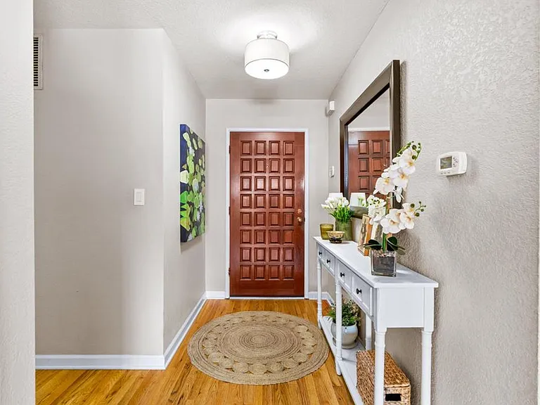 510 Northgate Dr — Photo 11