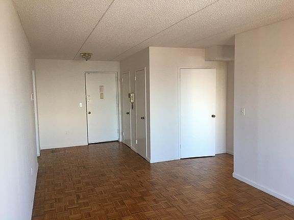 4th image of 13849 Barclay Ave APT 5L