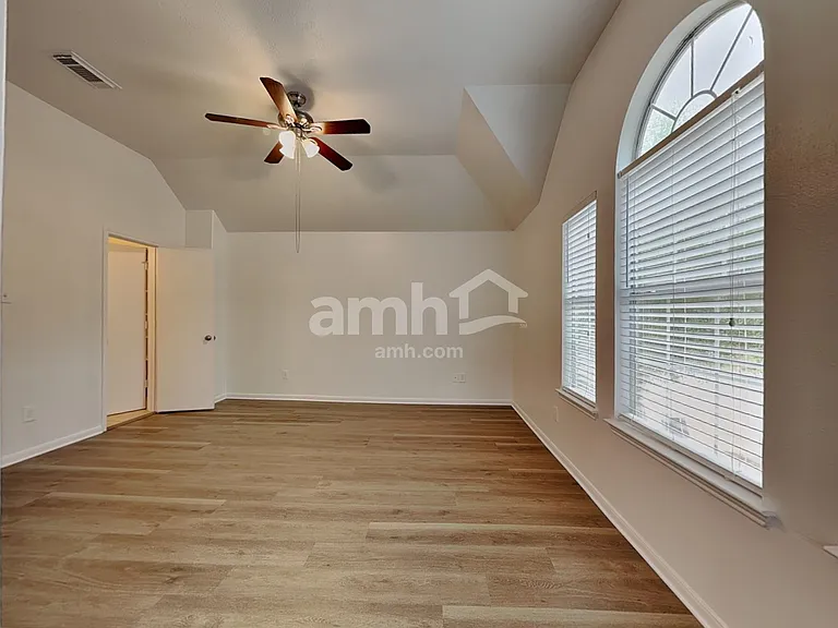 6630 Rusty Ridge Ln — Photo 9