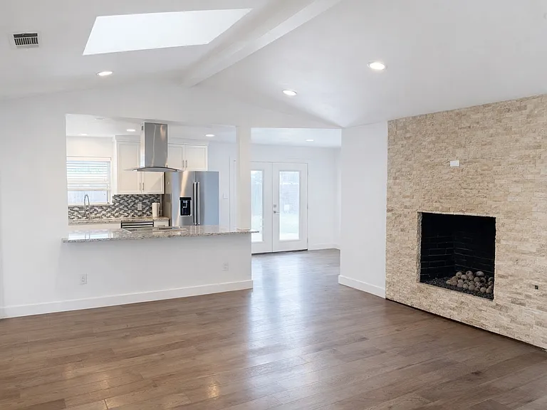 3127 Merrell Rd — Photo 15