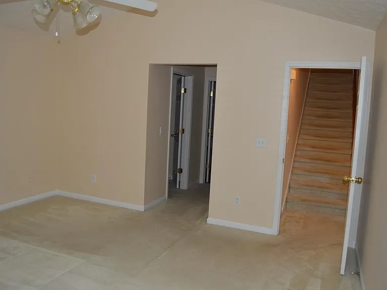 800 S Browns Ln #B3 — Photo 16