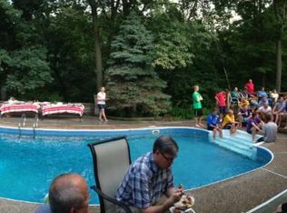 11 Charles Lake Rd, North Oaks, MN 55127