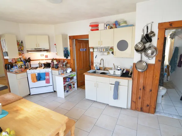 17 Ware St #2, Somerville, MA 02144